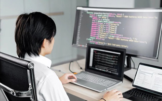 北流 ,php声明和调用变量的符号是什么？